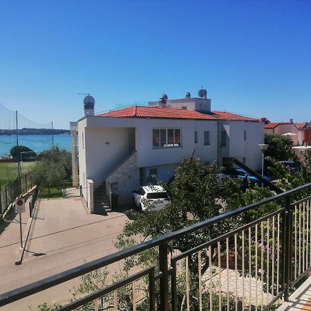 Apartment Vera, 80 M From The Sea Novigrad  Luaran gambar