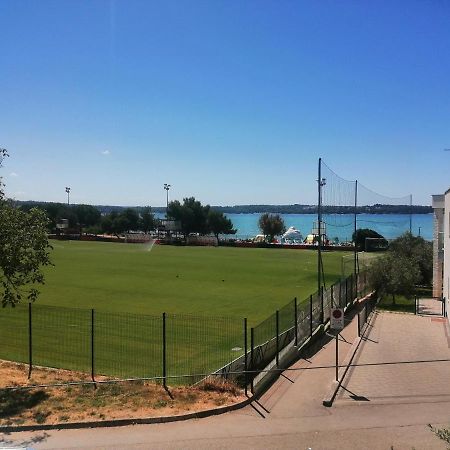 Apartment Vera, 80 M From The Sea Novigrad  Luaran gambar