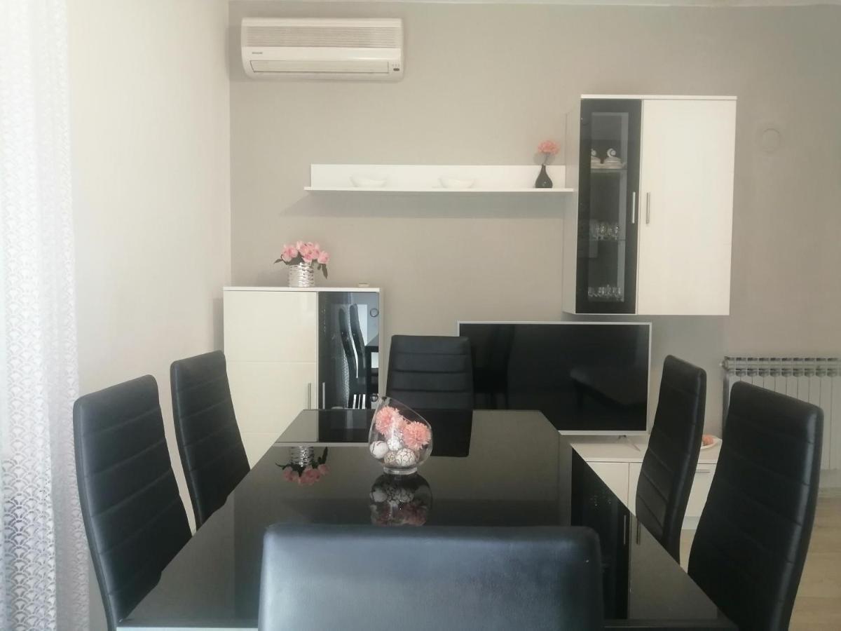 Apartment Vera, 80 M From The Sea Novigrad  Luaran gambar
