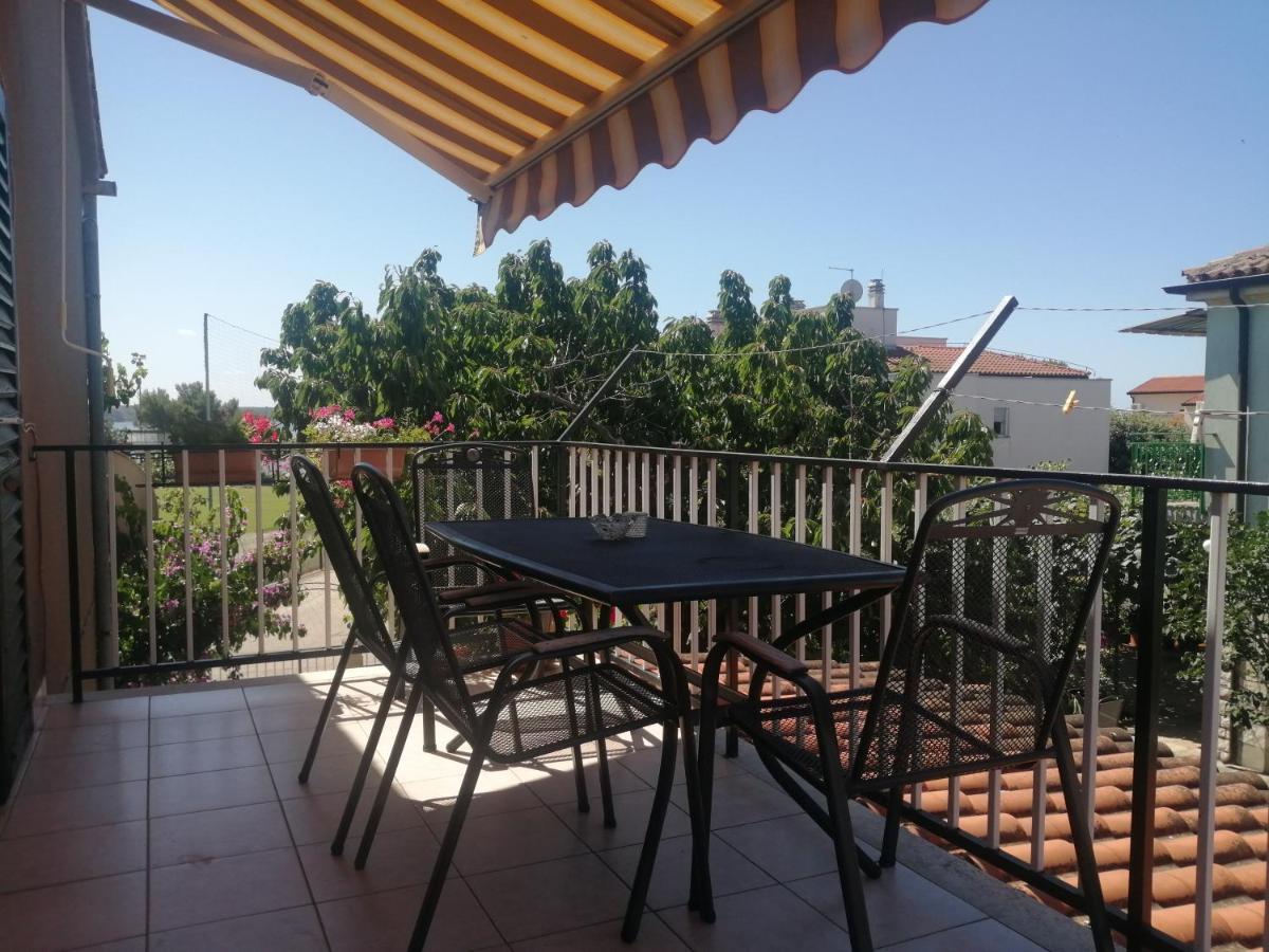 Apartment Vera, 80 M From The Sea Novigrad  Luaran gambar